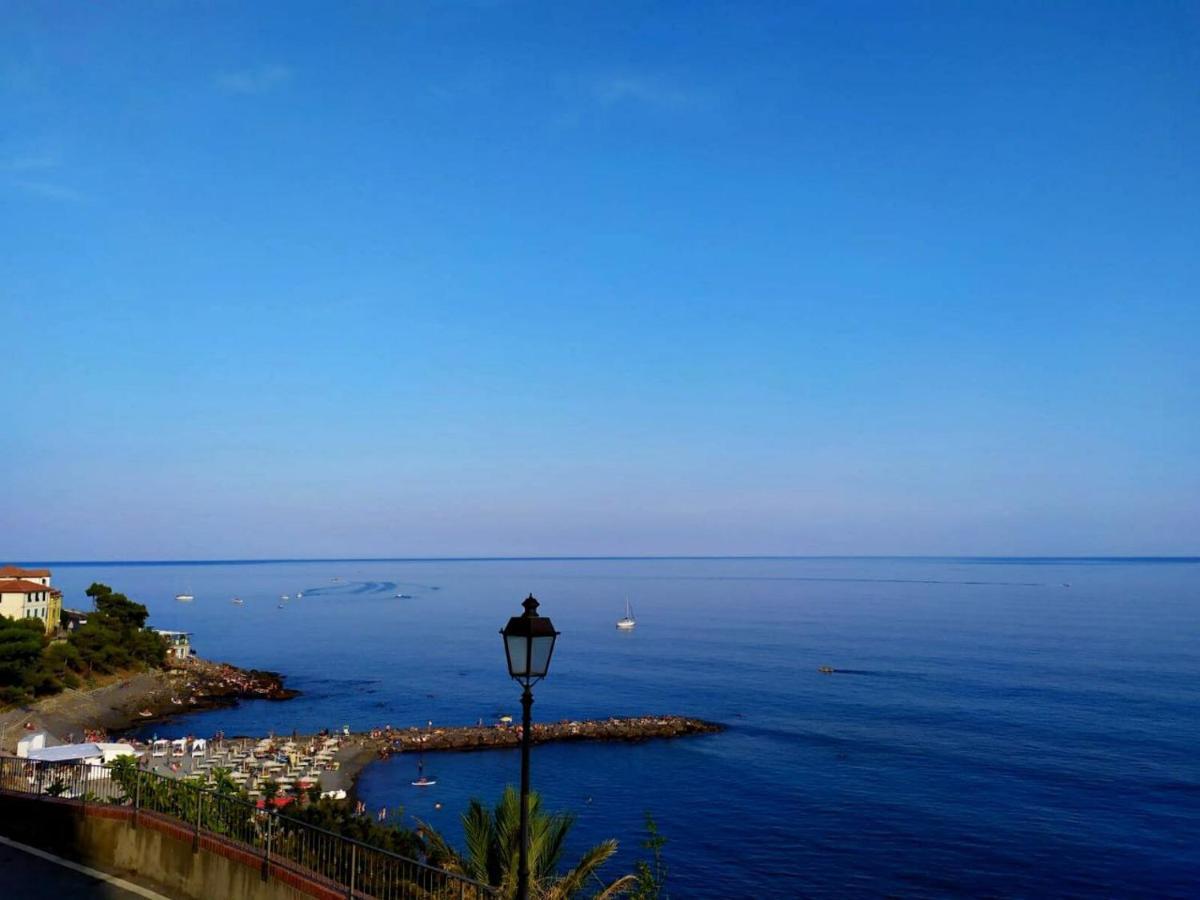 Bed and Breakfast Tra Il Borgo E Il Mare Черво Екстер'єр фото