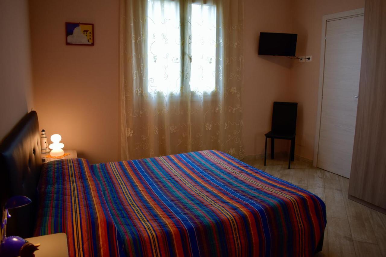 Bed and Breakfast Tra Il Borgo E Il Mare Черво Екстер'єр фото
