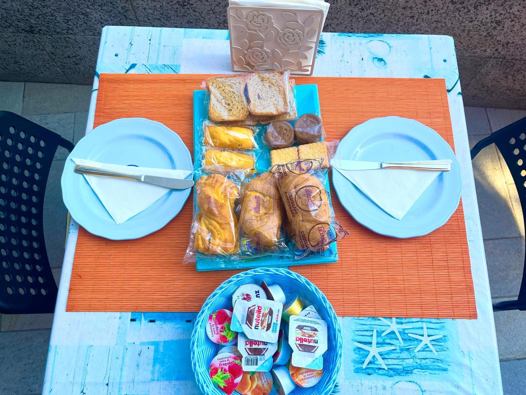 Bed and Breakfast Tra Il Borgo E Il Mare Черво Екстер'єр фото